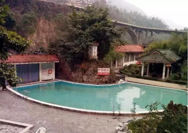 峨边黑竹沟温泉山庄住宿_成都桑拿推荐_成都黑竹沟温泉山庄